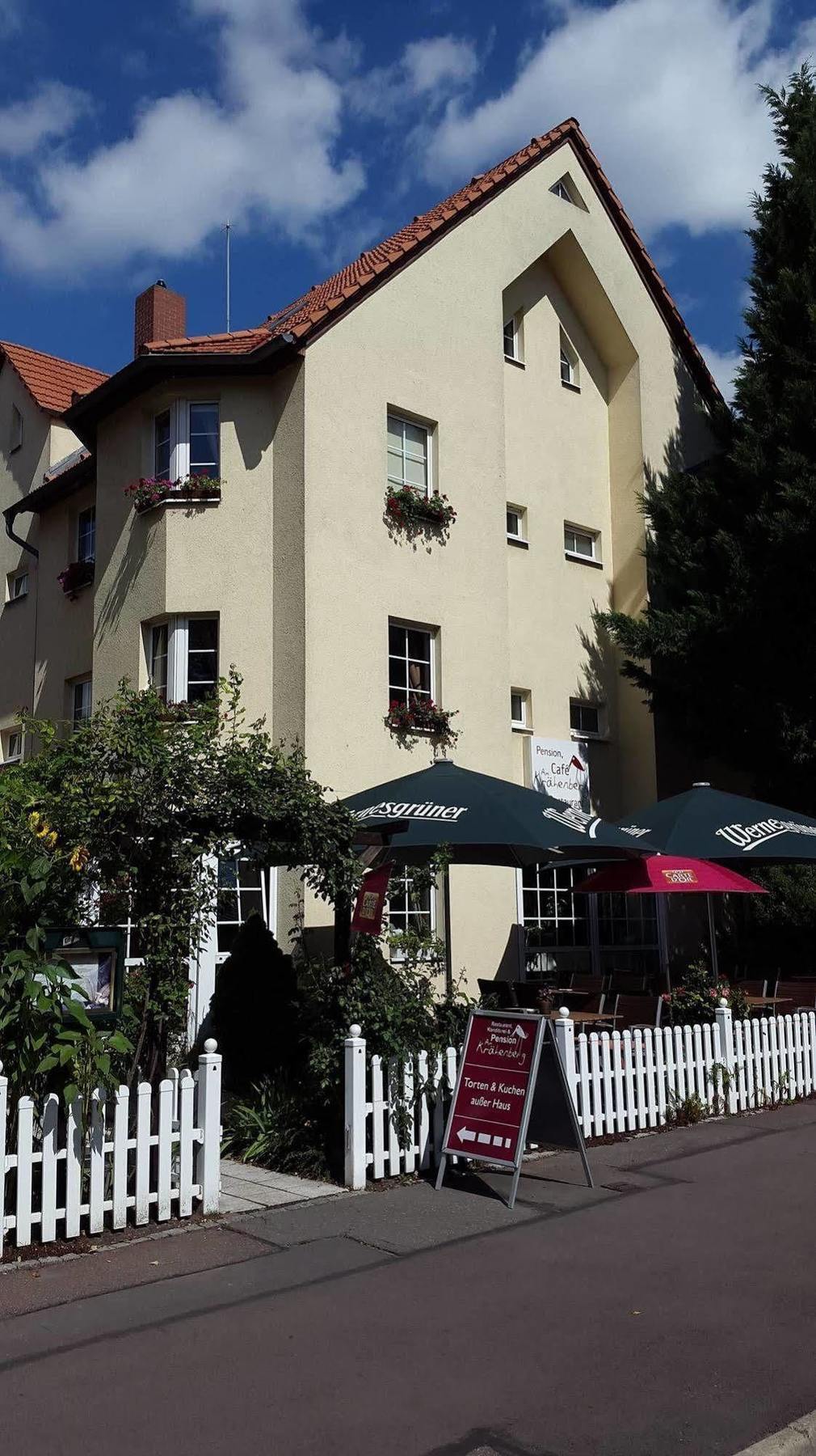 Pension & Cafe Am Kraehenberg Halle  Ngoại thất bức ảnh