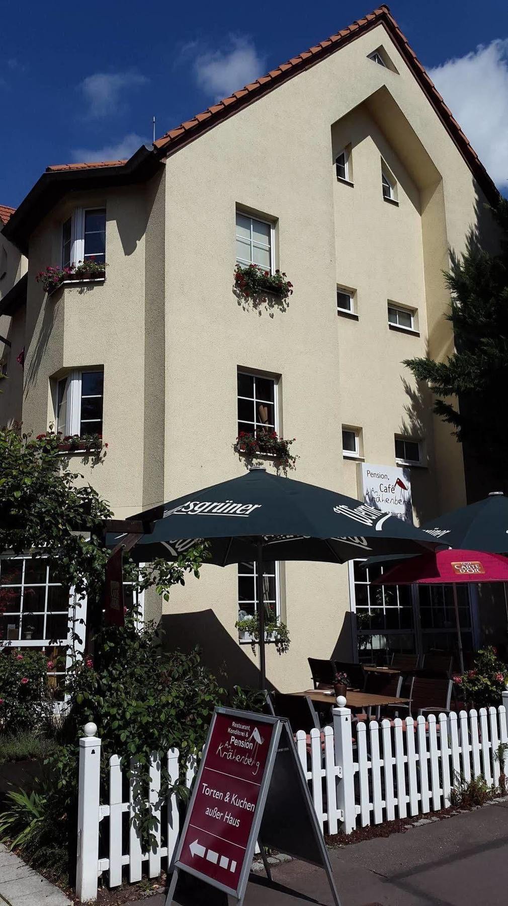 Pension & Cafe Am Kraehenberg Halle  Ngoại thất bức ảnh